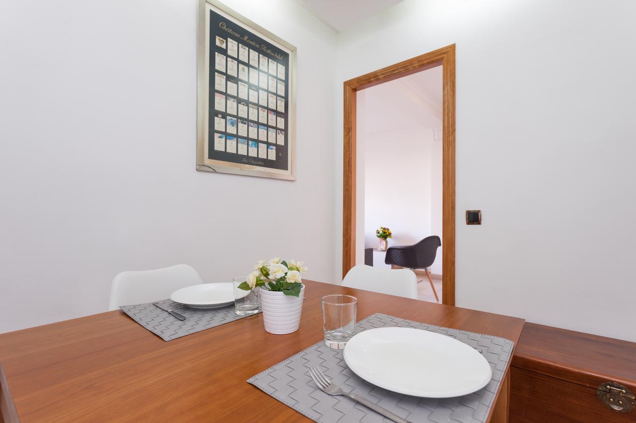Flateli Lepant Apartment บาร์เซโลนา ภายนอก รูปภาพ